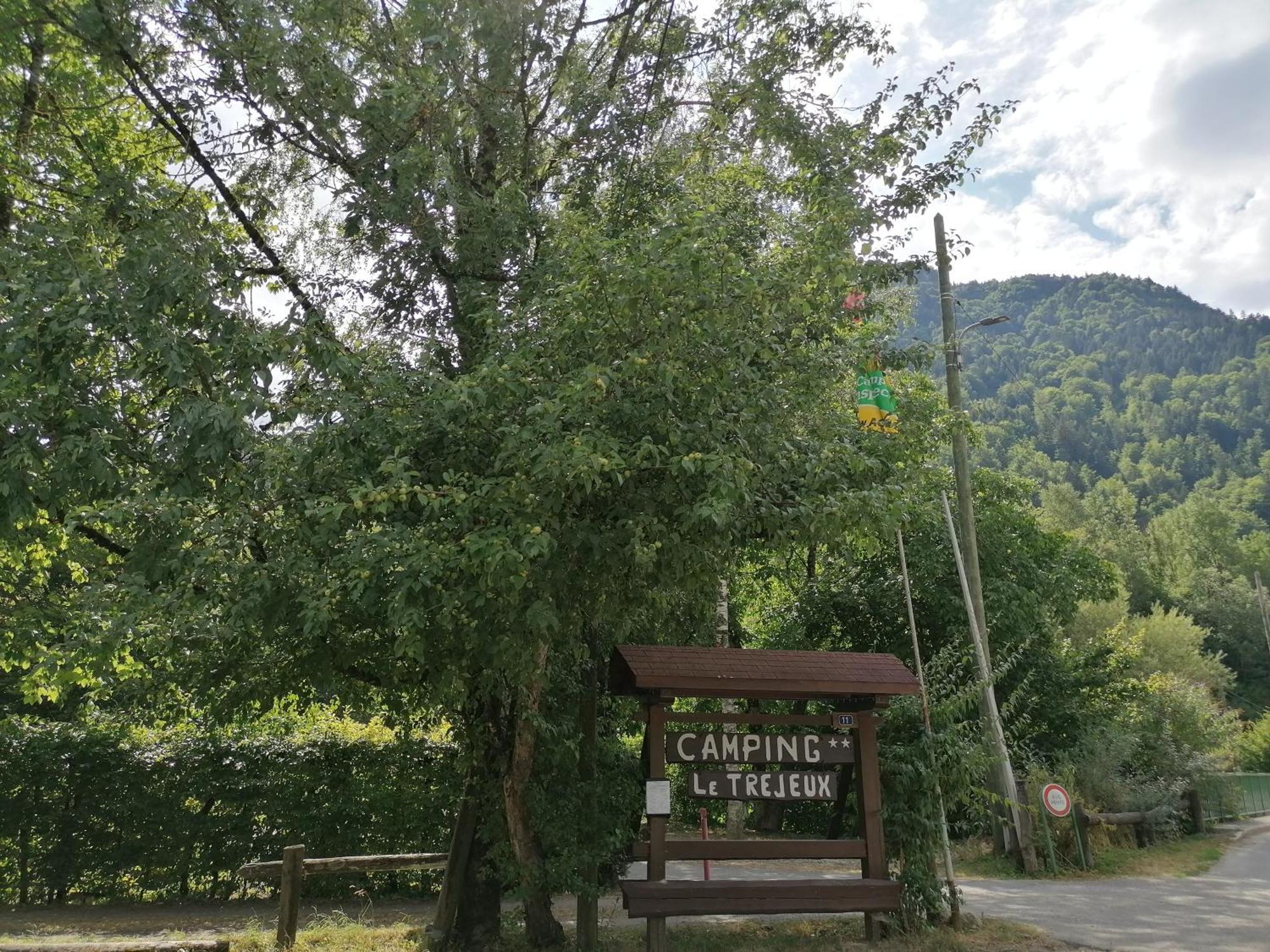 Camping Le Trejeux - Petit Chalet Thônes Extérieur photo
